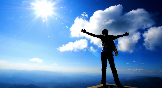 “Eνώ η γη είναι κάτω από τα πόδια μας, μετατρέπεται σε ένα απροσπέλαστο ουρανό”