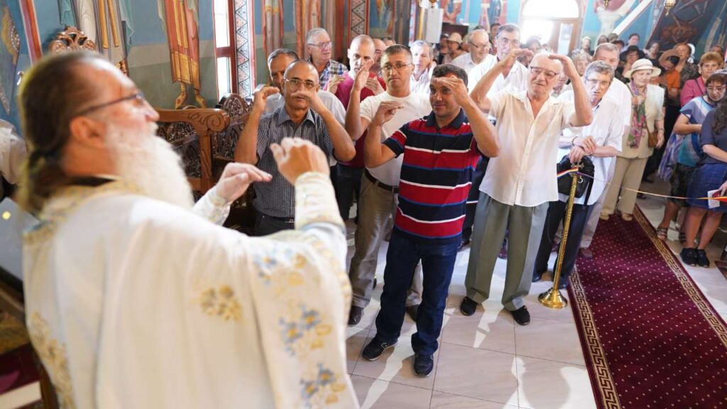 La Slobozia a fost oficiată prima Sfântă Liturghie în limbajul mimico-gestual liturgic românesc