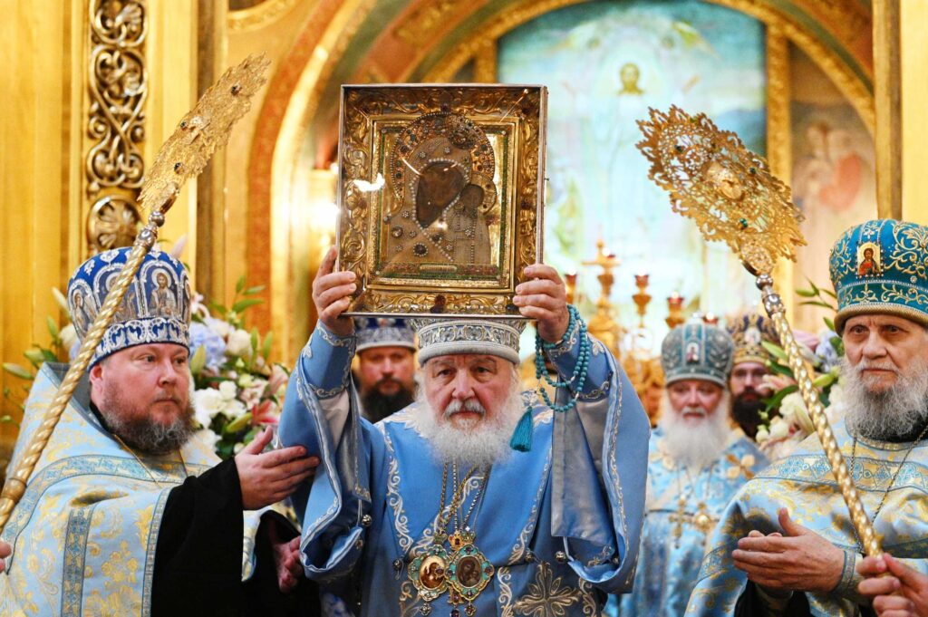 В канун праздника Казанской иконы Божией Матери Предстоятель Русской Церкви совершил всенощное бдение в Богоявленском кафедральном соборе г. Москвы