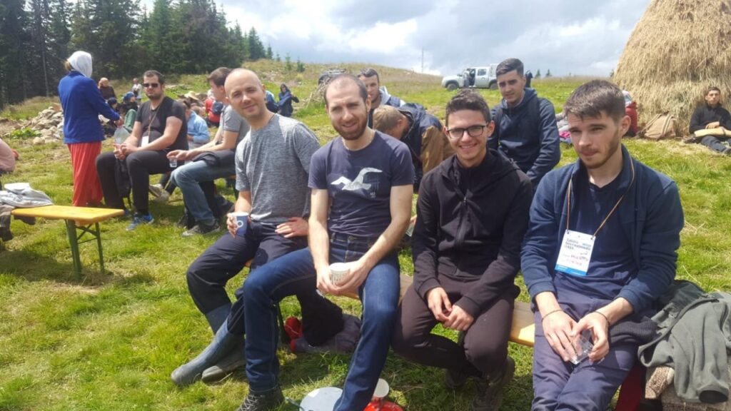 200 de tineri participă la Tabăra Internațională de la Mănăstirea Oașa