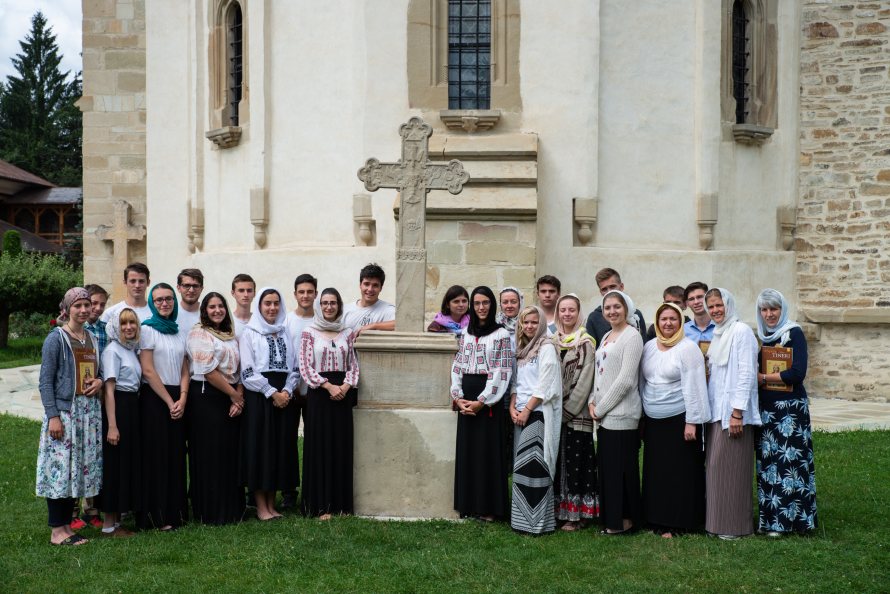 Οι νέοι στη μονή της Πούτνα