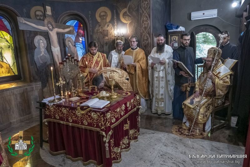 Храмов празник с дяконско ръкоположение в гр. Банкя