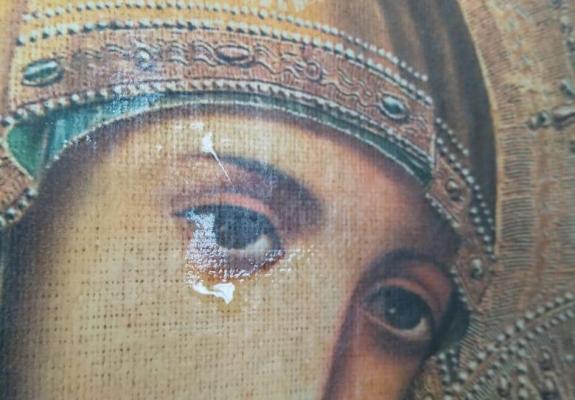 Copy of wonderworking icon streams myrrh in Ukrainian Lviv Diocese