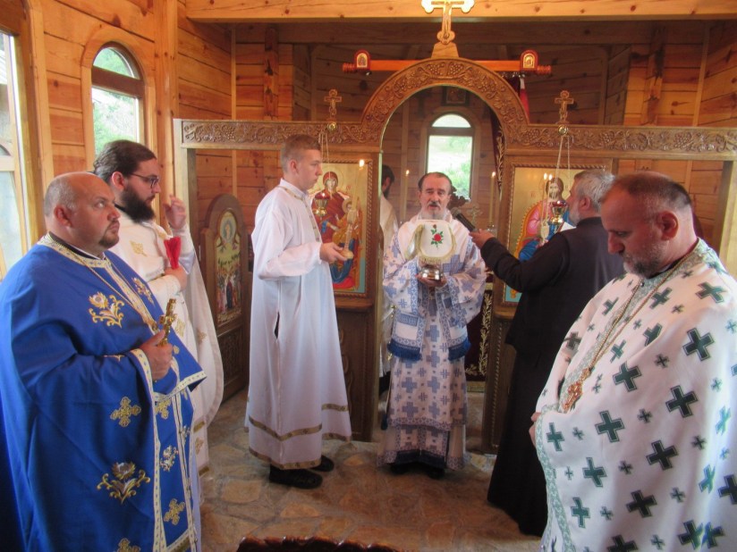 Освештан новоподигнути храм у селу Височка