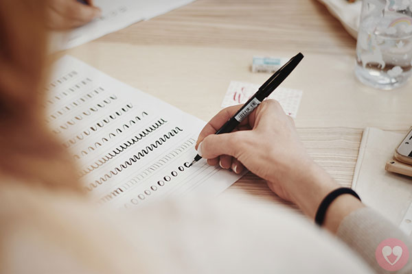 ΒΟΛΟΣ: Σεμινάριο καλλιγραφίας της Σχολής Αγιογραφίας «Διά χειρός»