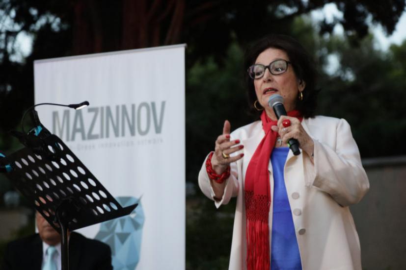 Ο εθνικός ύμνος από τη Νάνα Μούσχουρη στη δεξίωση της γαλλικής αρχαιολογικής σχολής