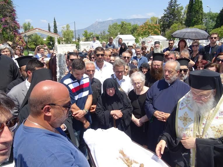 Η Εξόδιος Ακολουθία του Αρχιμ. κυρού Νεκταρίου Μαρμαρινού