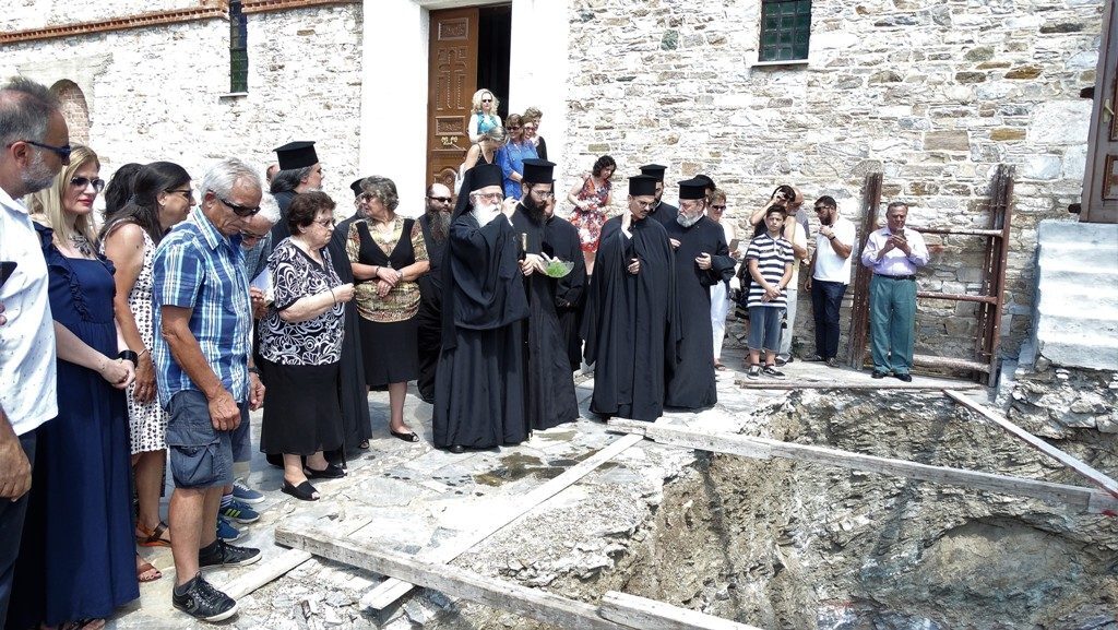 Θεμελιώθηκε το Κωδωνοστάσιο στην Άνω Γατζέα