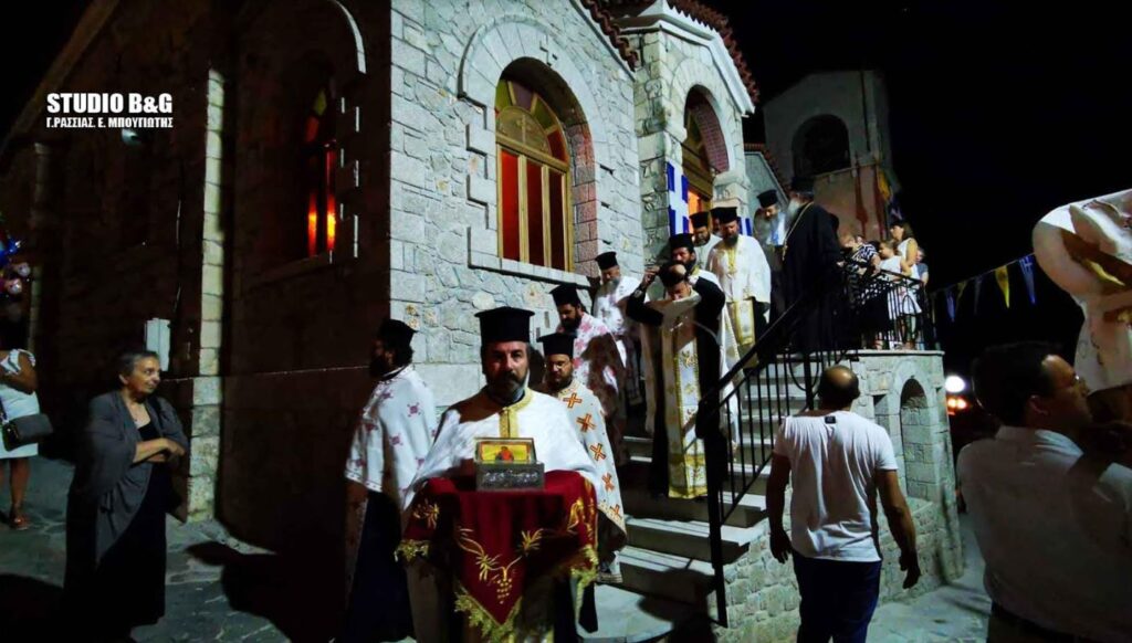 Η μνήμη του Αγίου Παντελεήμονος στις πολύχρυσες Μυκήνες