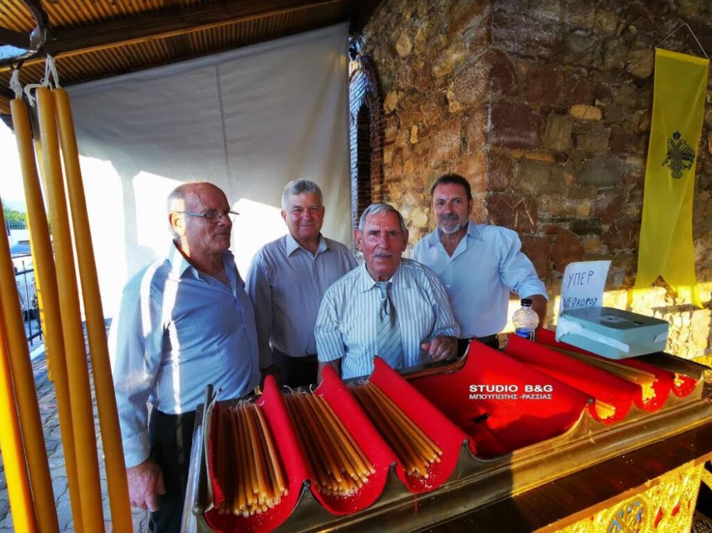 Της Αγίας Κυριακής στη Δημοτική κοινότητα Λάλουκα