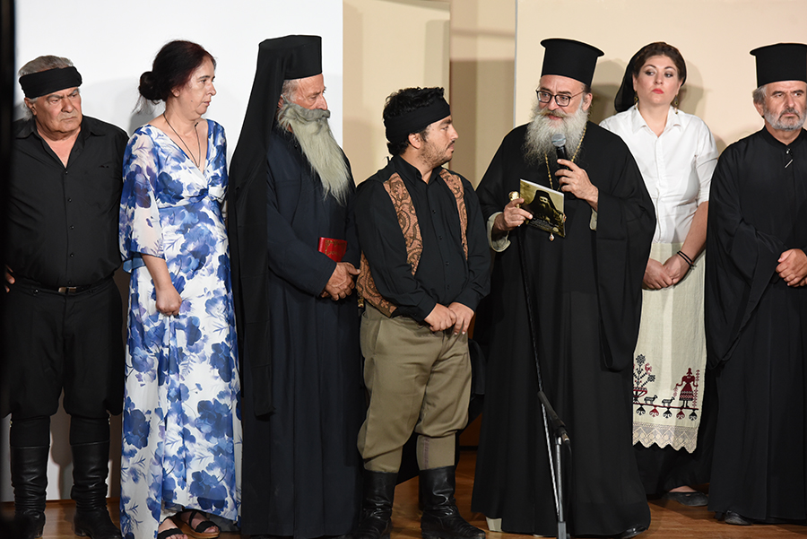 Θεατρική παράσταση στις Μοίρες για τον Κρήτης Βασίλειο Μαρκάκη