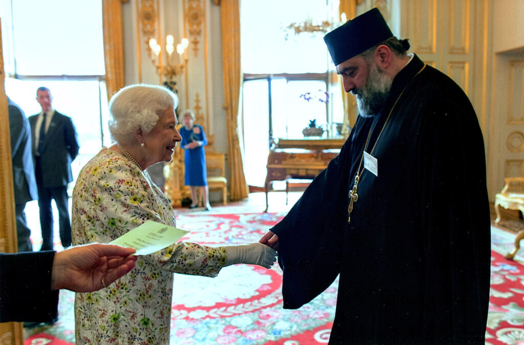 Στα ανάκτορα του Μπάκιγχαμ εκπρόσωπος του Πατρ. Γεωργίας