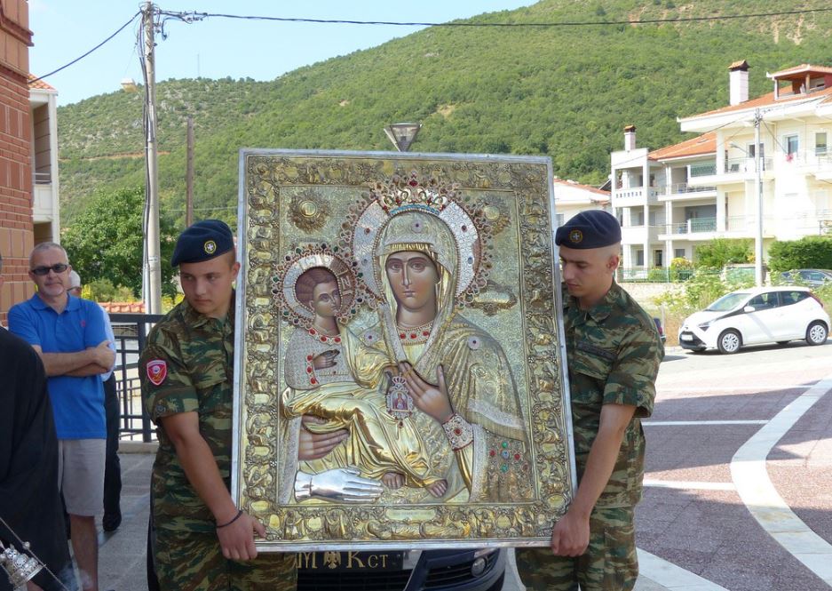 Πλήθος πιστών τίμησε την Παναγία Τριχερούσα στη Καστοριά