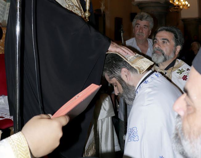 Απονομή οφικίου από τον Μητρ. Αρκαλοχωρίου