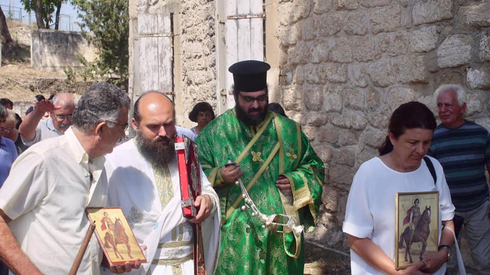 Πλήθος πιστών στην κατεχόμενη Σύγκραση