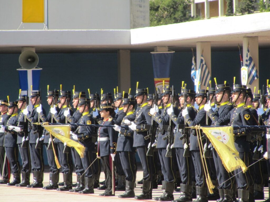 Το ΓΕΕΘΑ ενημερώνει τους Έλληνες του Εξωτερικού για την κατάταξη σε στρατιωτικές σχολές