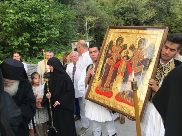 Πλήθος κόσμου υποδέχτηκε χθες την Ιερά Εικόνα των Παμμεγίστων Ταξιαρχών στο Πήλιο