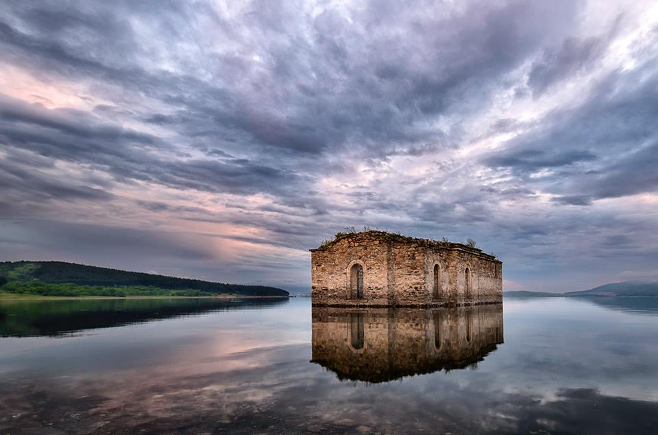 Sfânta Liturghie în Biserica scufundată din Zapalnia după 56 de ani