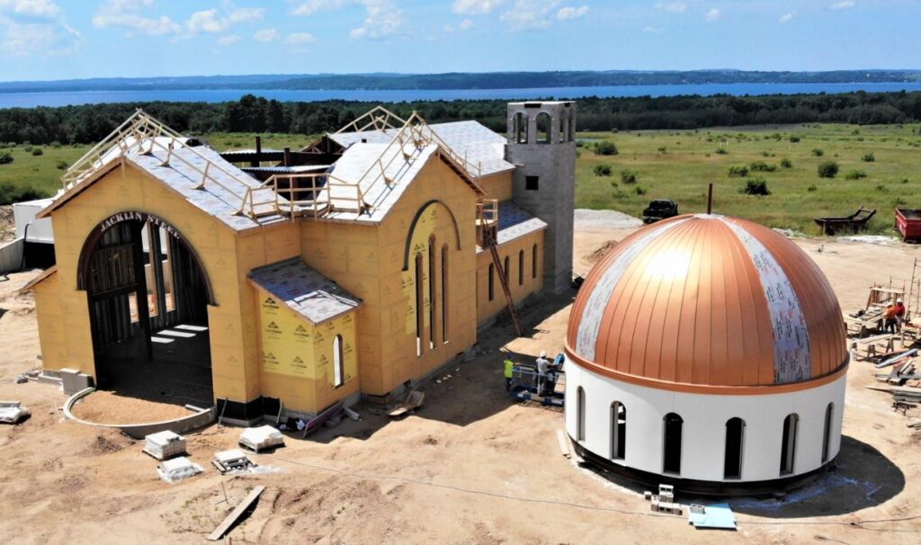 Ένας τρούλος 19 τόνων στον ναό του Αρχ. Γαβριήλ