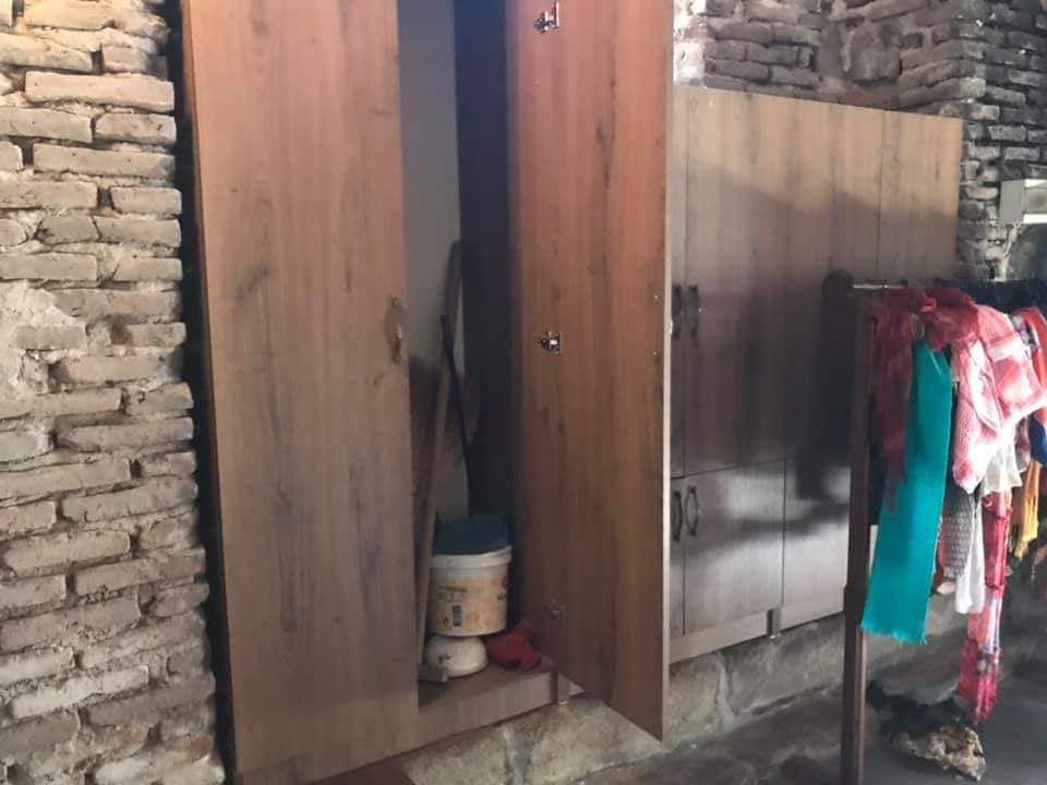 ტიმოთესუბნის ტაძრის ინტერიერში ჩაშენებულ კარადას მოხსნიან