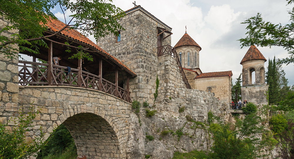 საქართველოს მართლმადიდებელი ეკლესია 2019 წლის 11 აგვისტოს მოწამე ევსტათი მცხეთელის,მოწამე კალინიკეს, მოწამე სერაფიმა ქალწულის, მოწამე თეოდოტიას და სამთა ყრმათა მისთა,ასევე ღირსმოწამე მიქაელის ხსენების დღეს აღნიშნავს
