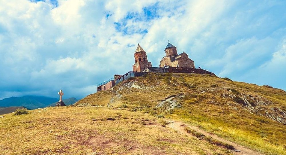 საქართველოს მართლმადიდებელი ეკლესია 2019 წლის 8 აგვისტოს მღვდელმოწამე ერმოლაოსის, , ერმიპეს და ერმოკრატეს – ნიკომიდიელ ხუცესთა, ასევე მოწამე ა პარასკევას ხსენების დღეს აღნიშნავს