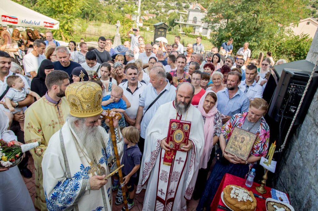 Слава толошке цркве Светих Макавеја