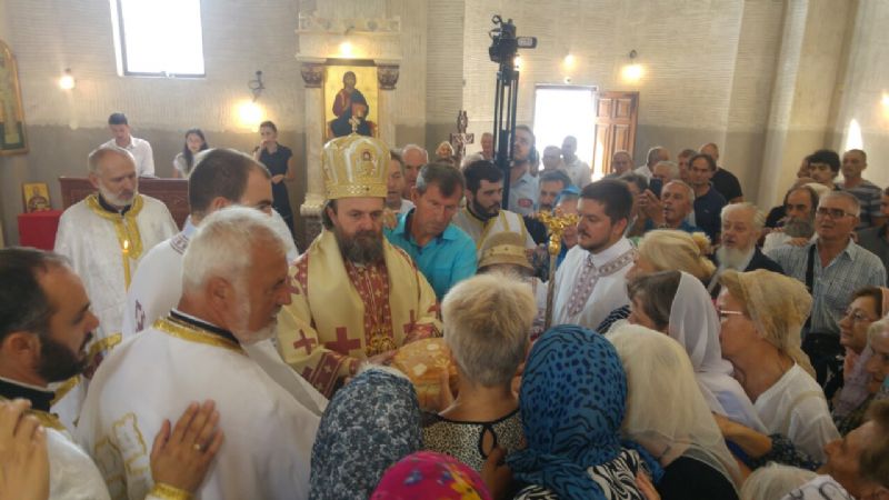 Епископ Стефан: „Да здравимо кроз Свету Тајну Причешћа“