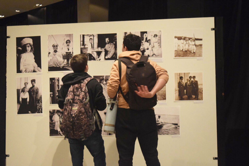 В Аргентине прошла выставка православных икон и фотографий Царской семьи