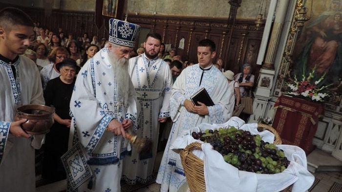 ВЛАДИКА ИРИНЕЈ: „БУДИМО СУДЕОНИЦИ ХРИСТОВОГА ПРЕОБРАЖЕЊА, САРАЂУЈМО СА ЊЕГОВОМ ЉУБАВЉУ И БЛАГОДАЋУ”
