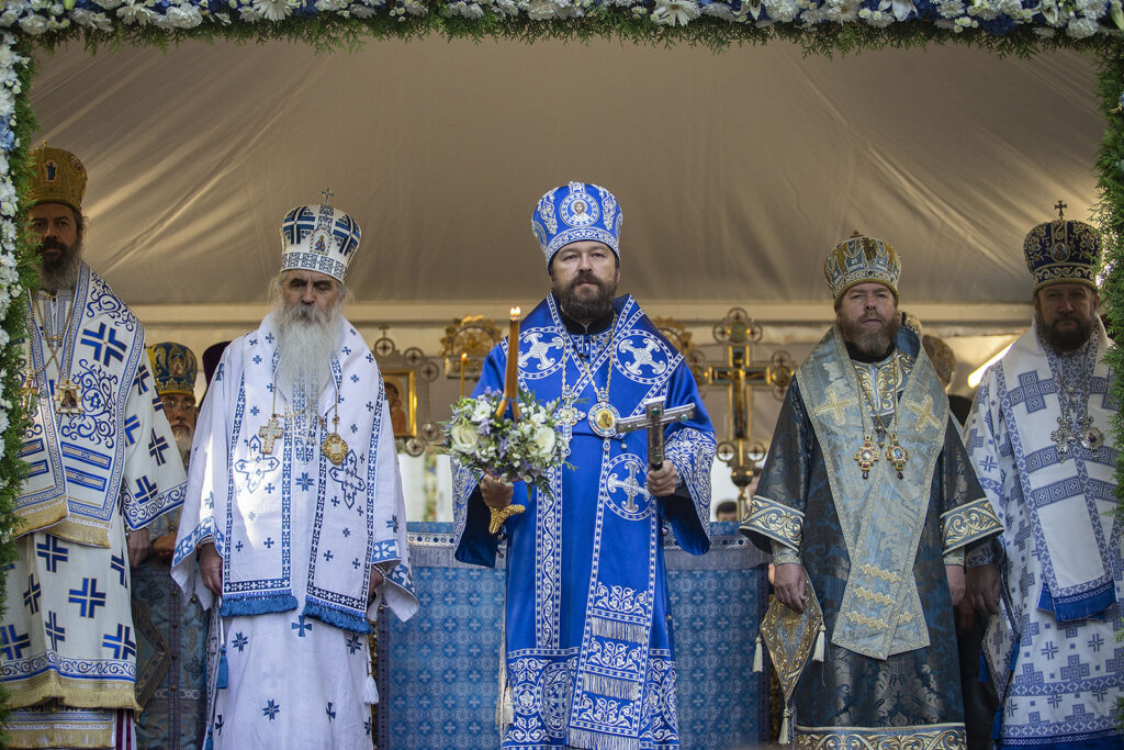 Serbian, Russian hierarchs concelebrate feast of Dormition at Pskov Caves Monastery