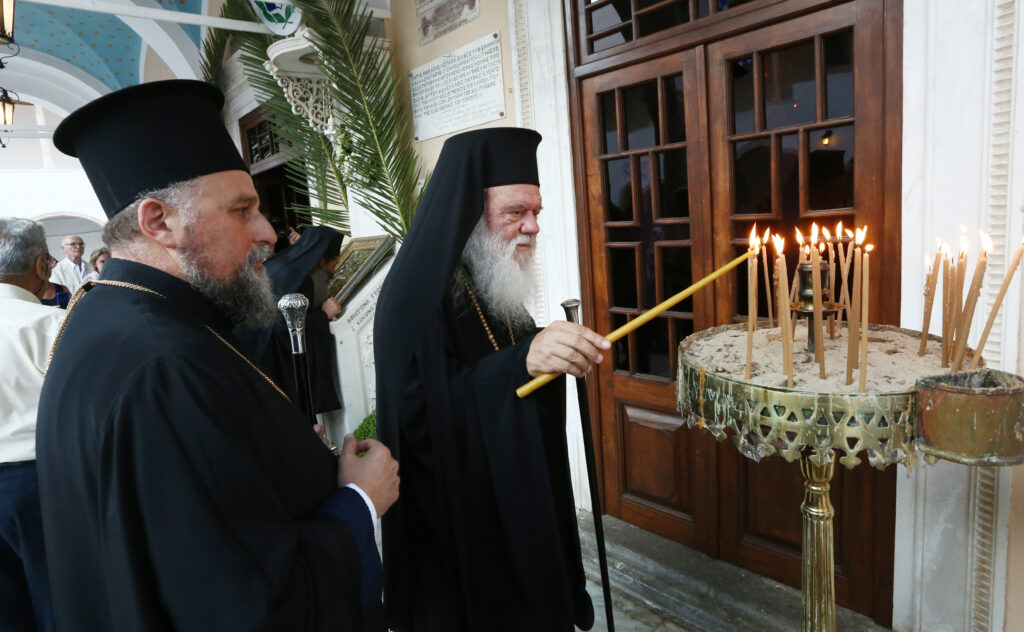 ΥΔΡΑ: Πλήθος κόσμου στην Κοίμηση της Θεοτόκου