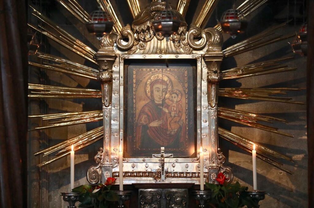 În Viena se află „icoana soră” a Maicii Domnului de la Nicula