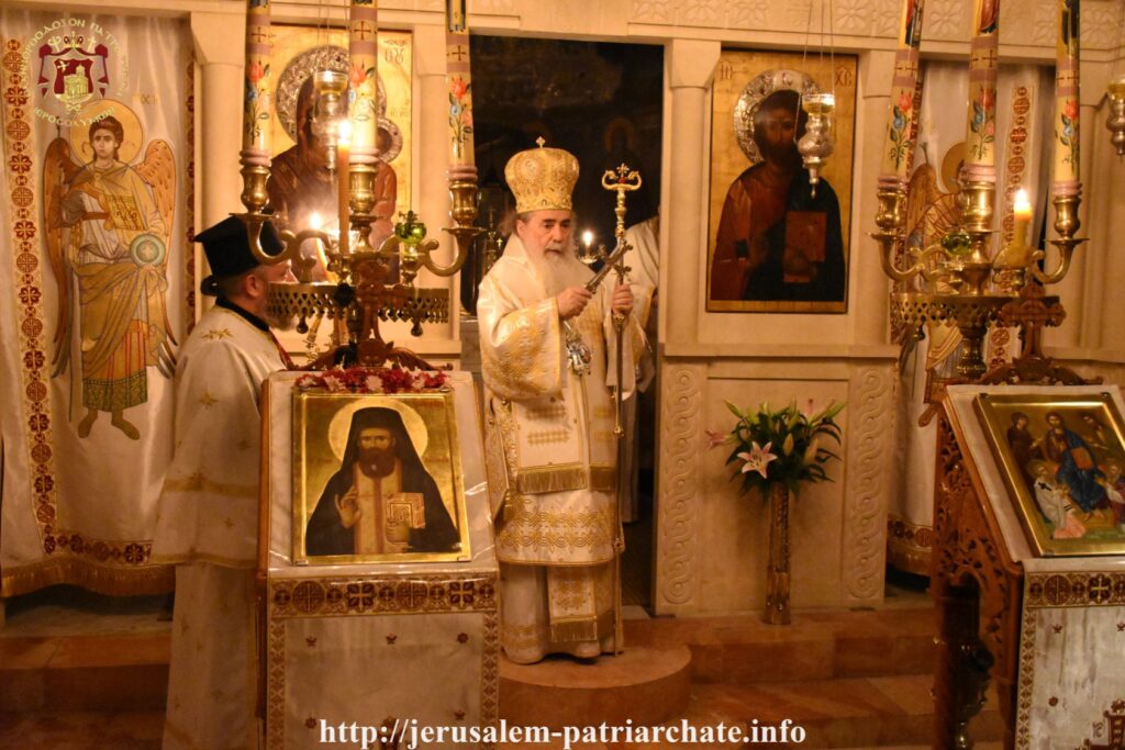 Patriarhul Ierusalimului, priveghere de toată noaptea lângă racla Sfântului Ioan Iacob Românul (FOTO)