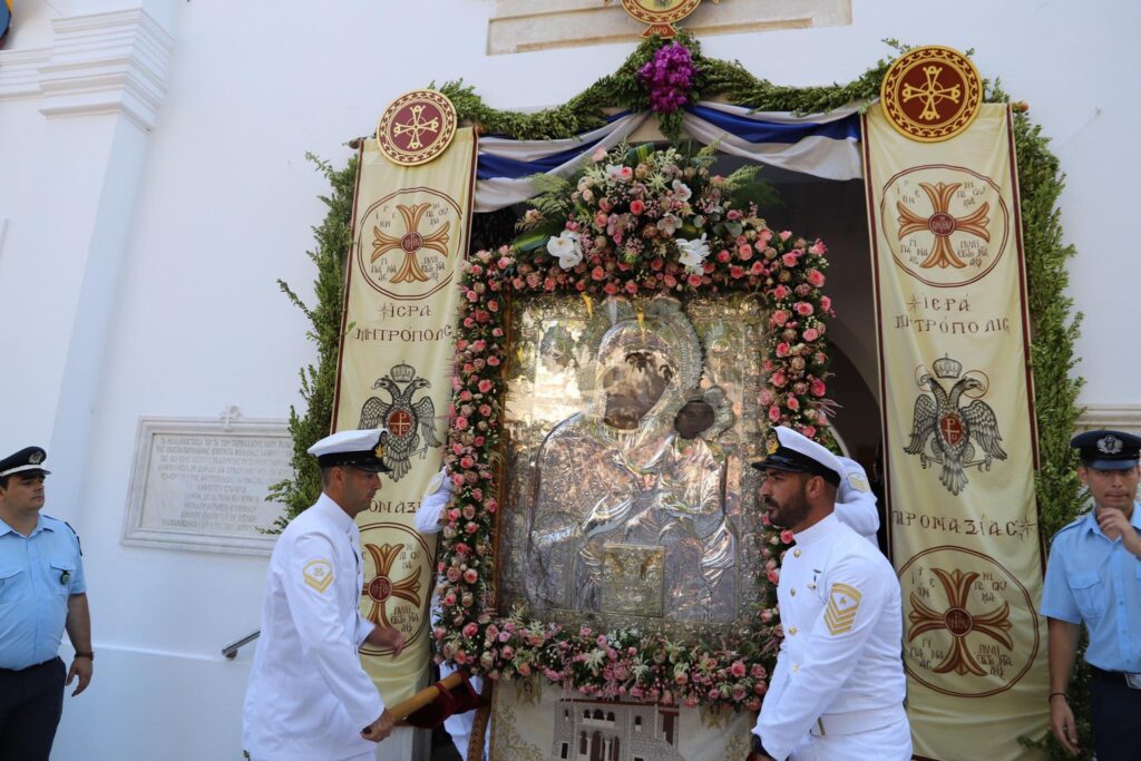 ΠΑΡΟΣ: Μοναδικές στιγμές στην Εκατονταπυλιανή