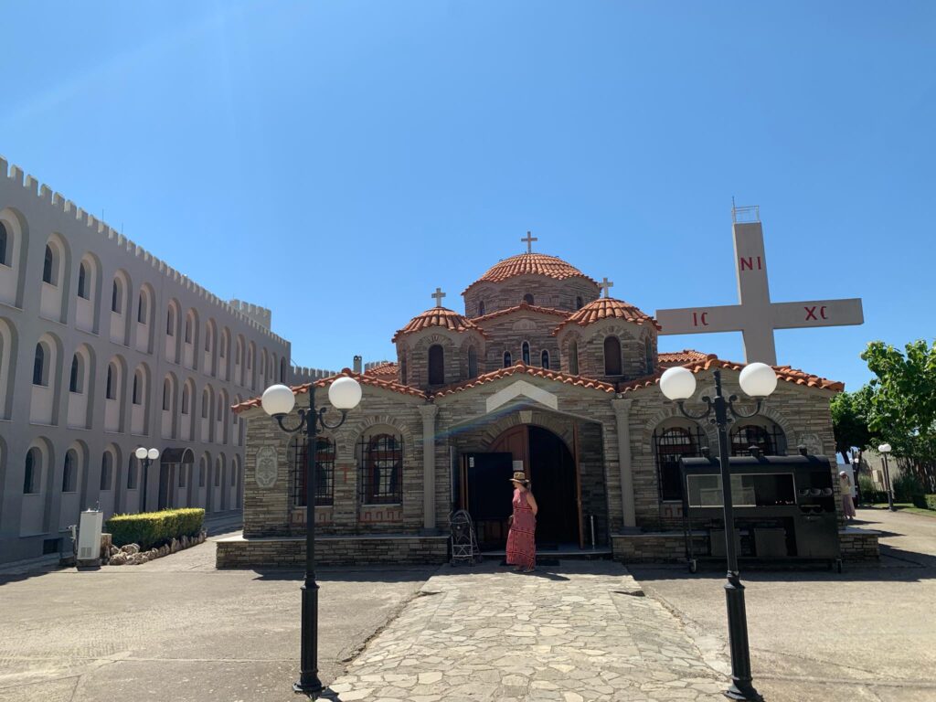 Τα μοναστήρια στο Τρίκορφο Φωκίδος