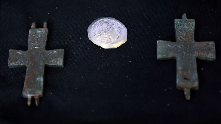 Кръст реликварий откриха на Перперикон