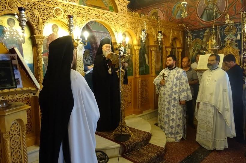 Ο Μητρ.Κορίνθου στον Ι. Ναό του Αγίου Φανουρίου Λουτρακίου