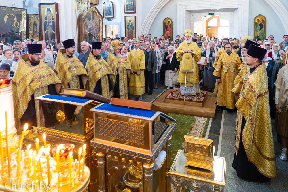 В канун Недели 7-й по Пятидесятнице Патриарший Экзарх совершил всенощное бдение в Свято-Духовом кафедральном соборе города Минска