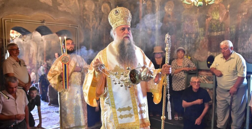 Să nu luăm locul lui Dumnezeu în viața copiilor noștri – Arhiepiscopul Varsanufie