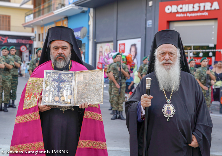 Ο Σταυρός, σύμβολο των πόνων, των δοκιμασιών και των θλίψεων