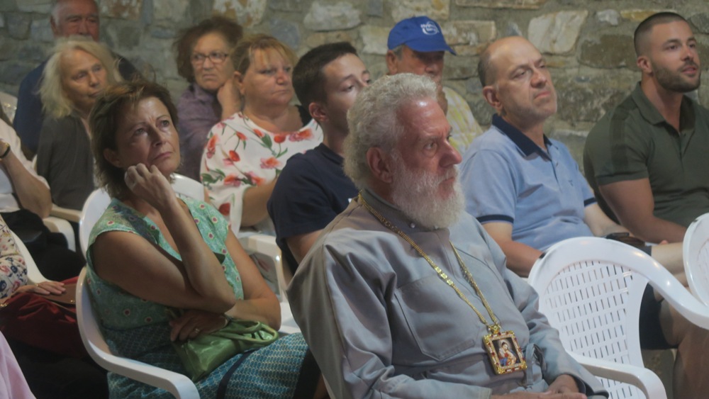 Ο Μητρ.Σύρου στην πολιτιστική εκδήλωση που ήταν αφιερωμένη στους δύο ναούς του Επισκοπείου