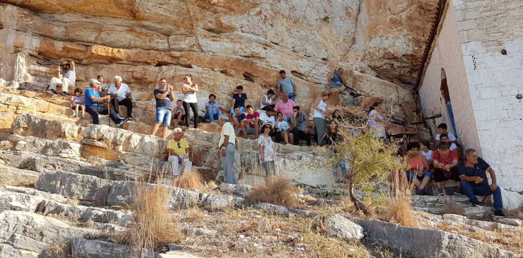 121ο προσκύνημα στην Παναγία την Ρετουνιώτησσα στα Μαύρα Βουνά Αράξου