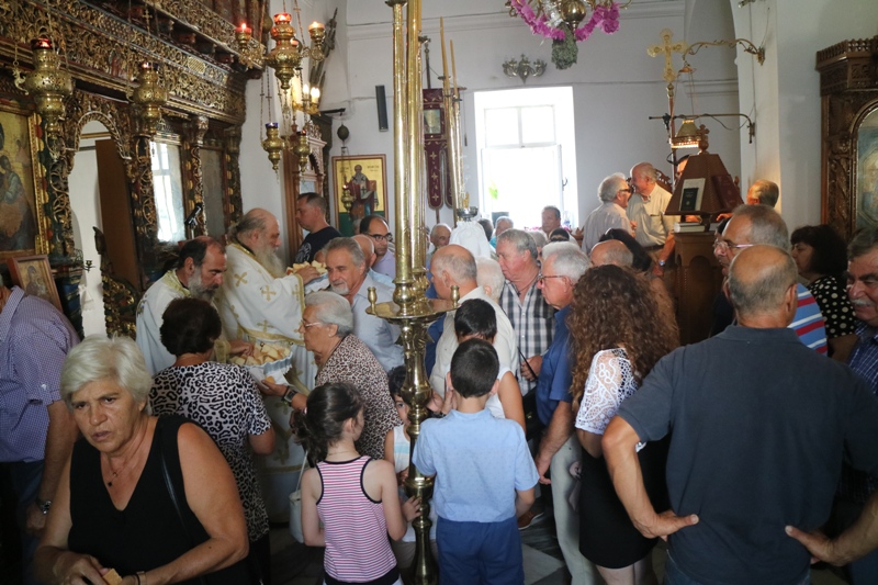 Κυριακή 4ης Αυγούστου στο Κώστο της Πάρου