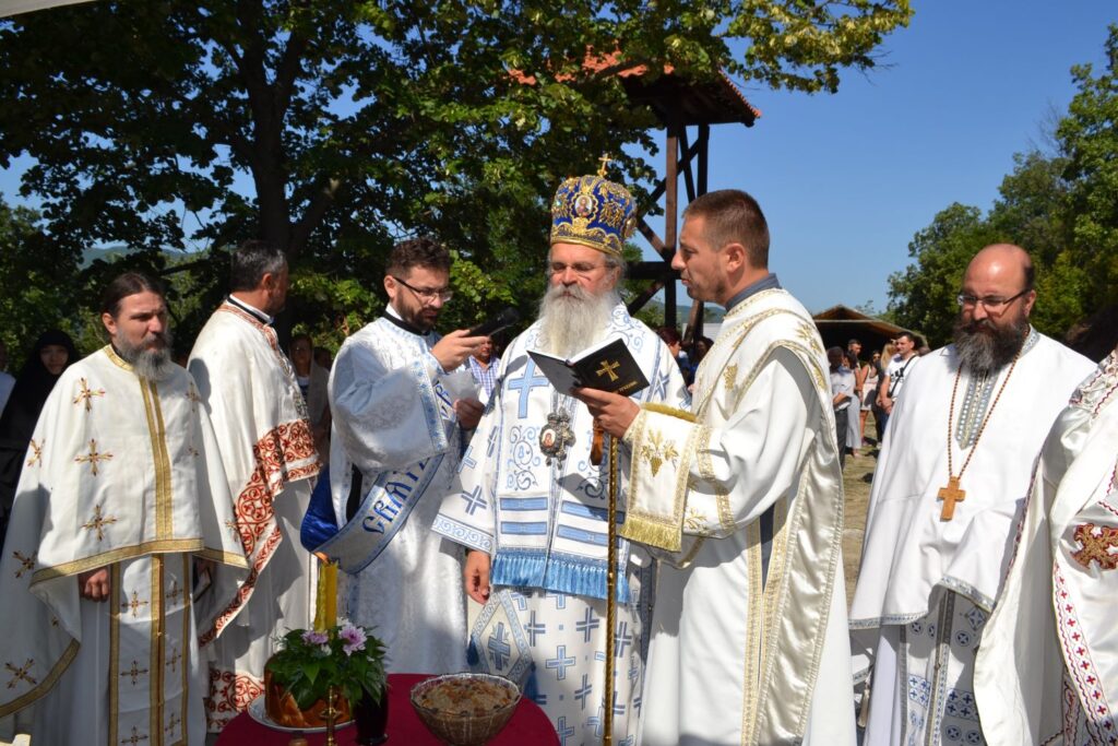 Bishop Teodosije liturgized in a renovated monastery