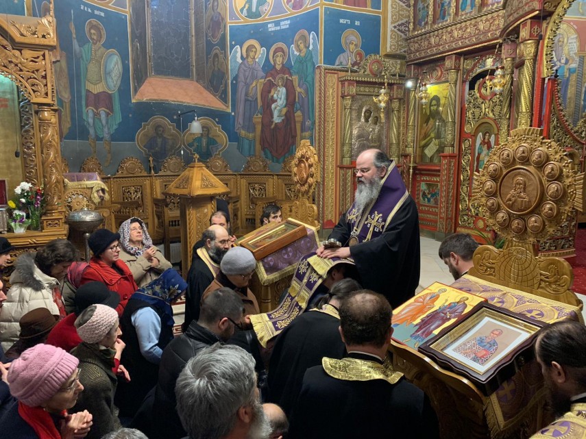 Paraclisul Maicii Domnului va fi oficiat în fiecare parohie din Eparhia Huşilor în perioada postului