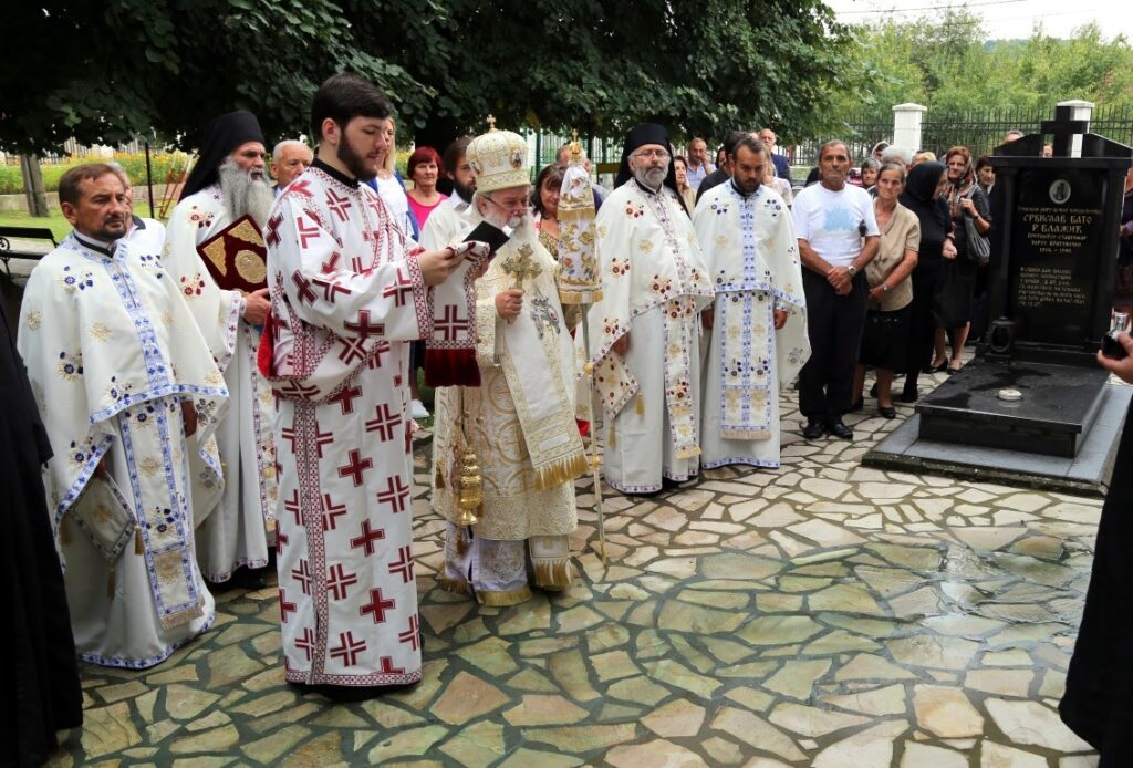 Митрополит Хризостом богослужио у Братунцу