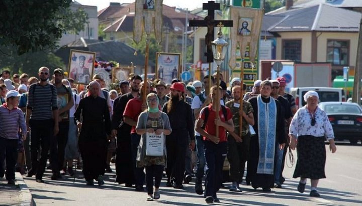 Международный крестный ход в Почаев вышел из Волынской области