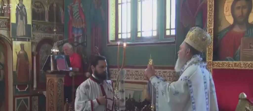 Συγκίνηση στην Πλατάνα – Λειτουργία στα “καμμένα”