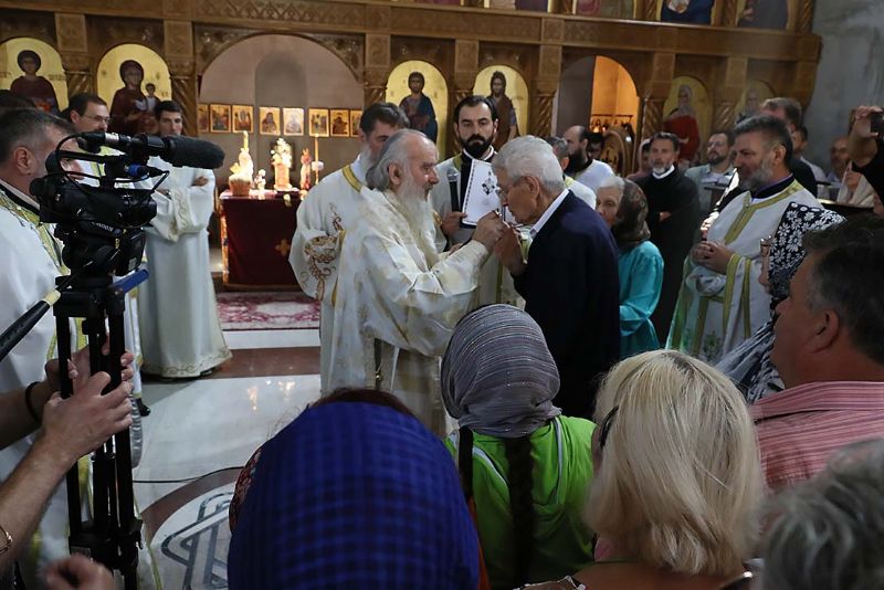 Патријарх Иринеј на дан св. Пантелејмона у храму у Миријеву